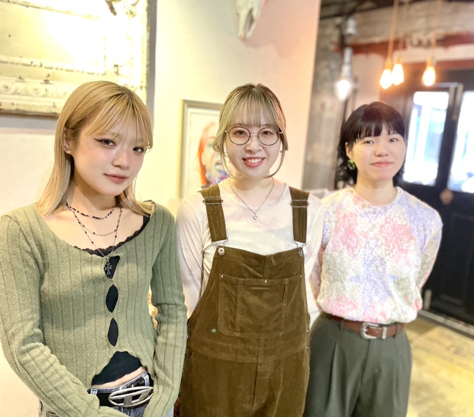 LOAWeで働く3名の女性スタッフ